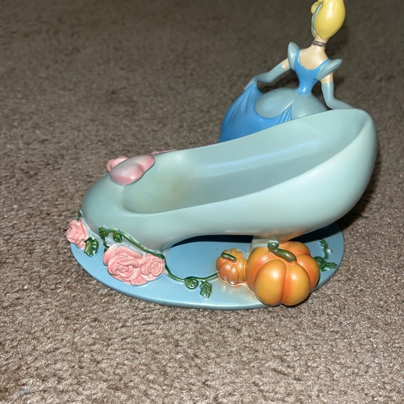 Disney Princess Forever Cinderella Soap Dish Glass Slipper Bathroom Decor. - Picture 6 of 9